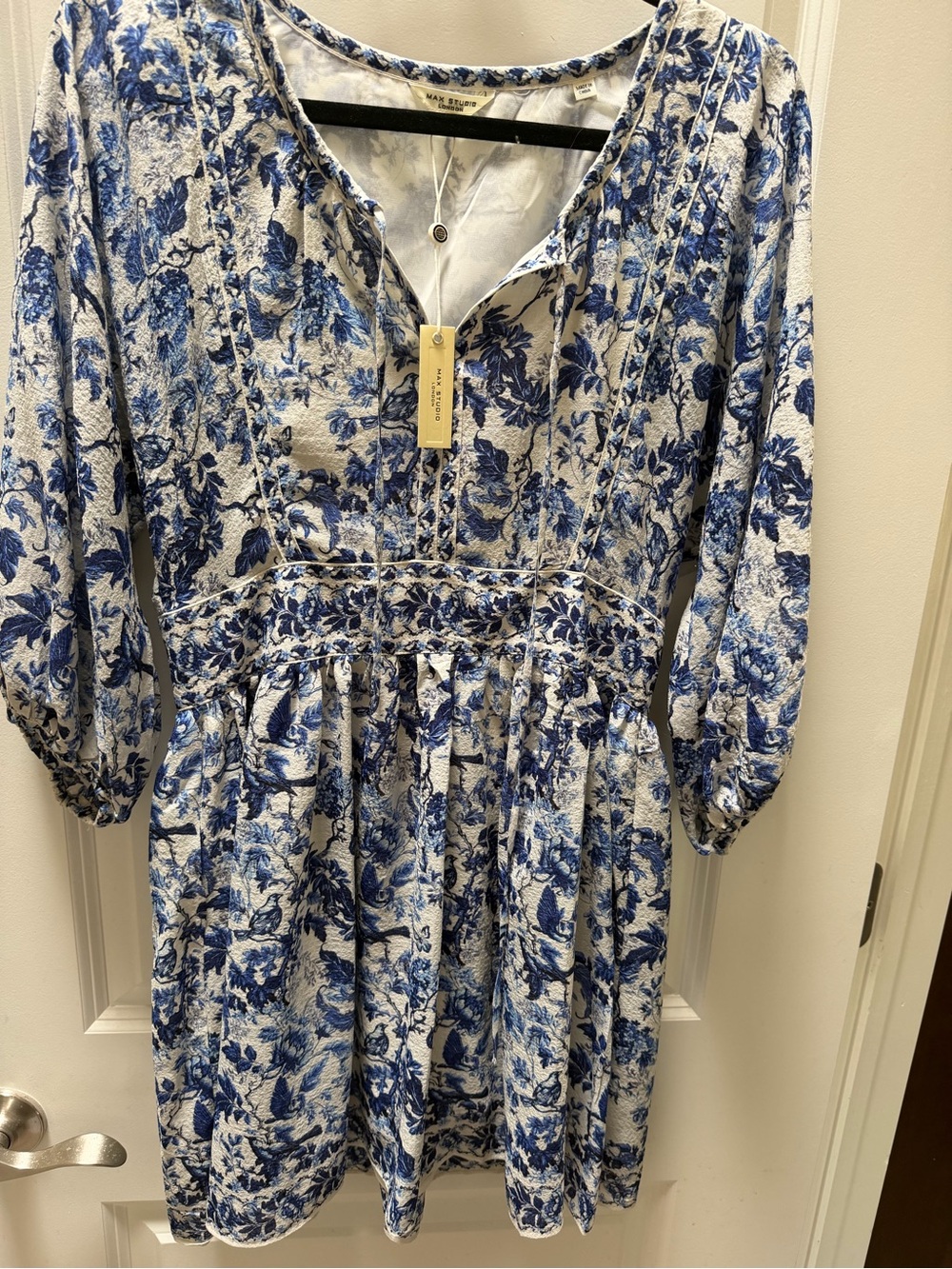 Women’s max studio midi dress size small $178 retail. NWT